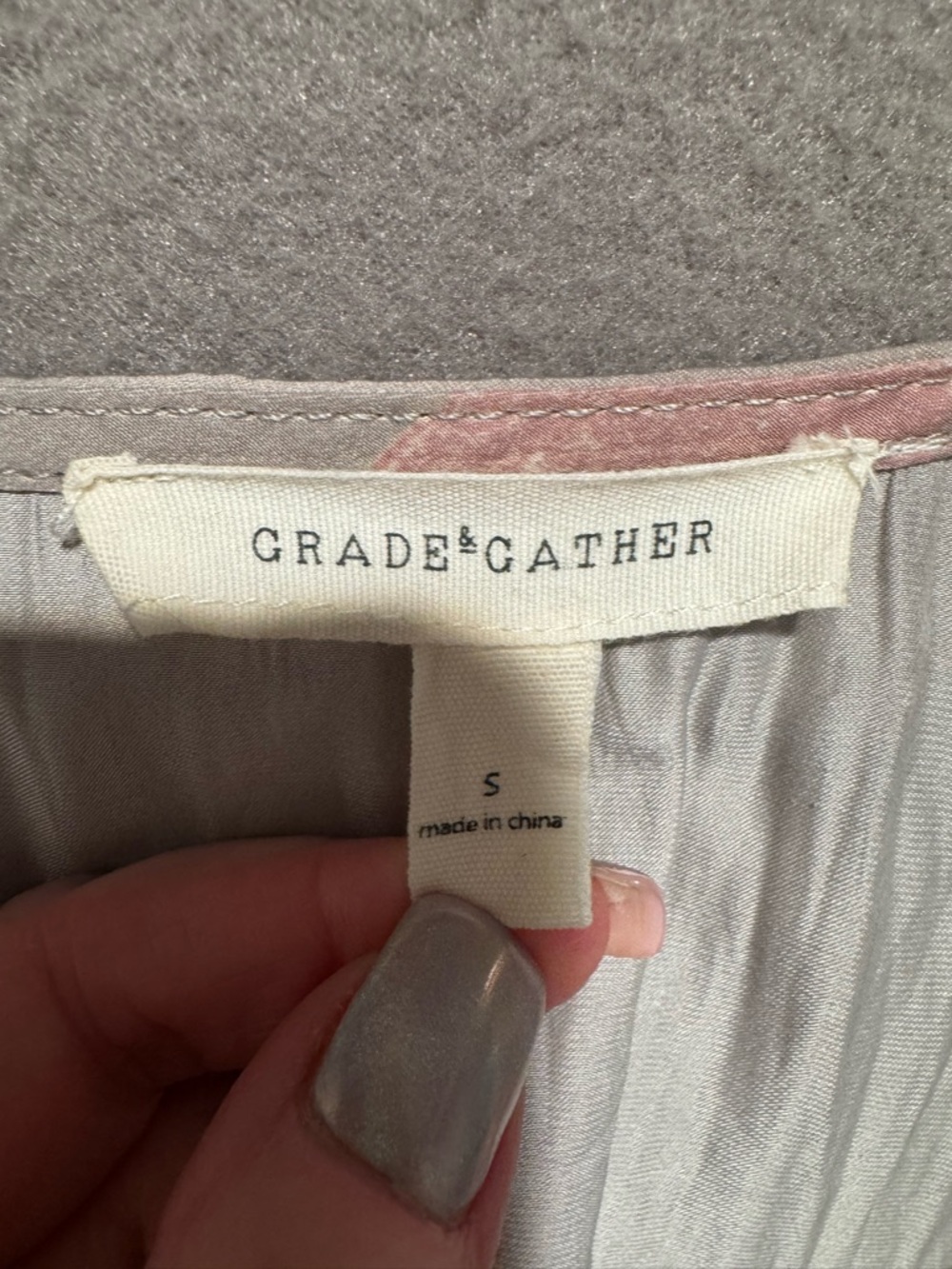 Light Gray Maxi Dress Kaftan with Subtle Pink Leaf Print - Picture 2 of 4
